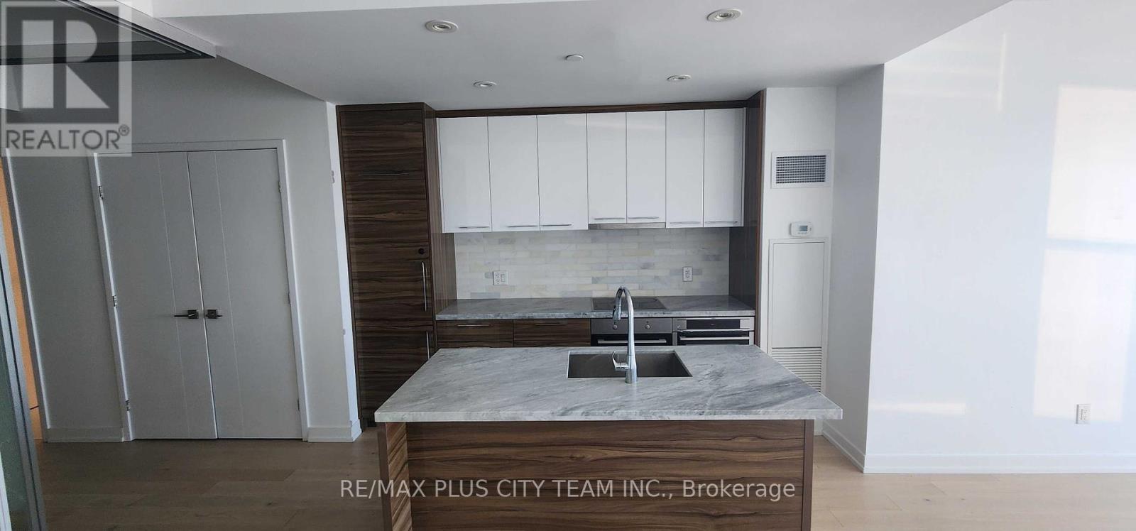 4505 - 488 University Avenue, Toronto, Ontario  M5G 0C1 - Photo 9 - C12421335