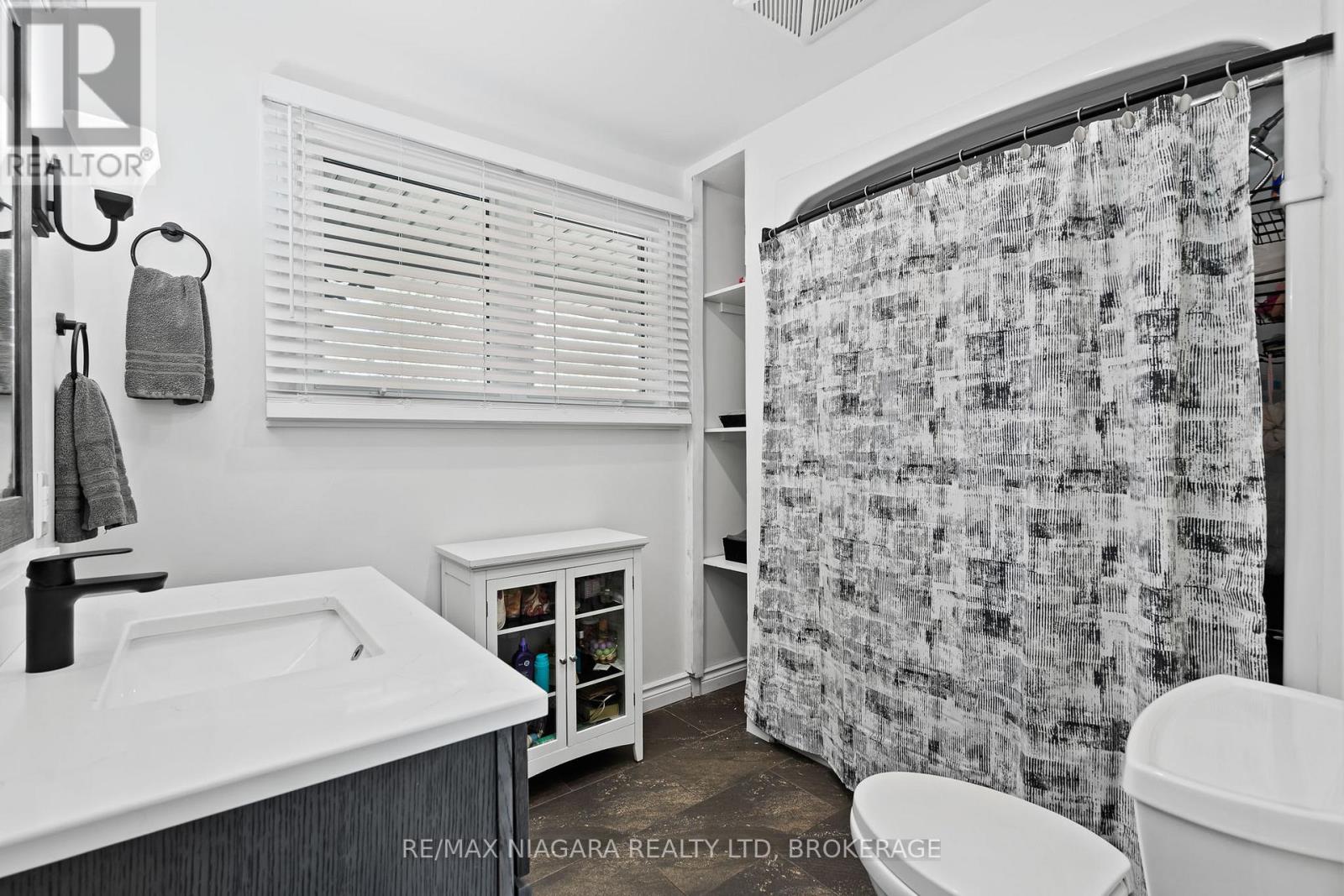 2837 Firelane 4, Port Colborne, Ontario  L3K 5V3 - Photo 21 - X12457407