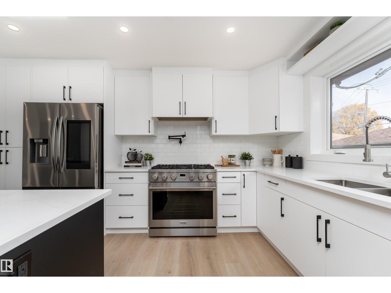 8707 54 St Nw, Edmonton, Alberta  T6B 1H2 - Photo 9 - E4461730