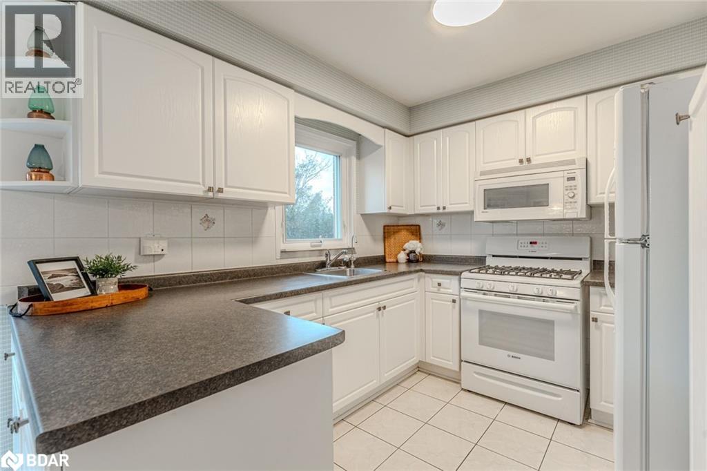 44 Cardinal Street, Barrie, Ontario  L4M 6C9 - Photo 4 - 40777620