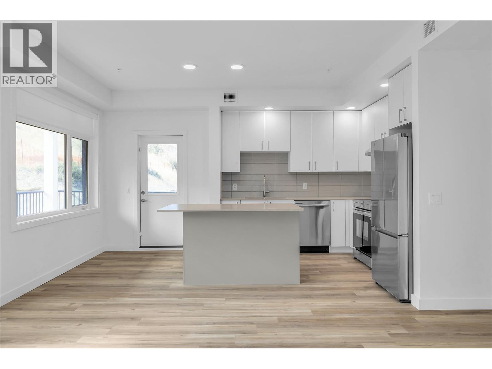 1057 Frost Road Unit# 118, Kelowna, British Columbia  V1W 0G7 - Photo 2 - 10365651