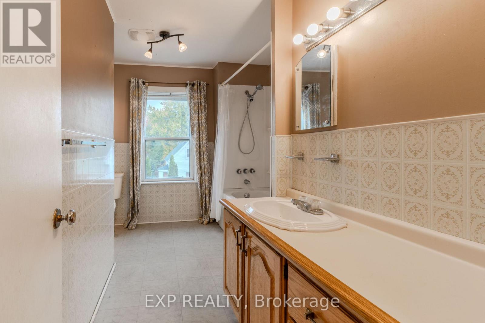 12 Ash Street, South Stormont, Ontario  K0C 1Y0 - Photo 16 - X12457417