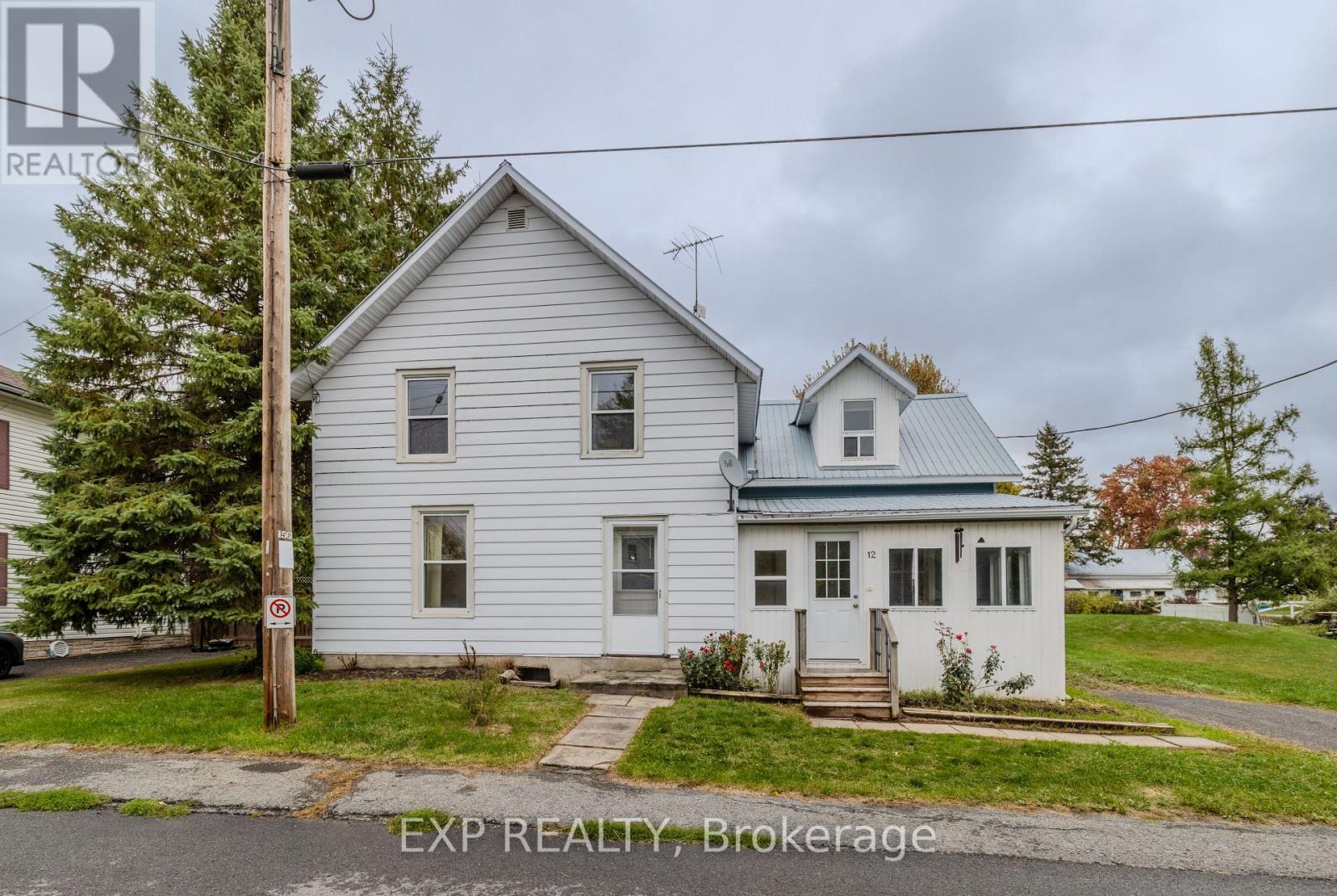 12 Ash Street, South Stormont, Ontario  K0C 1Y0 - Photo 2 - X12457417