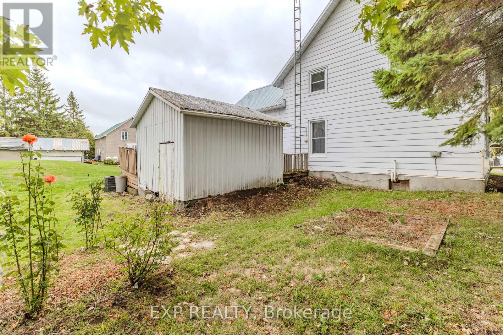 12 Ash Street, South Stormont, Ontario  K0C 1Y0 - Photo 4 - X12457417