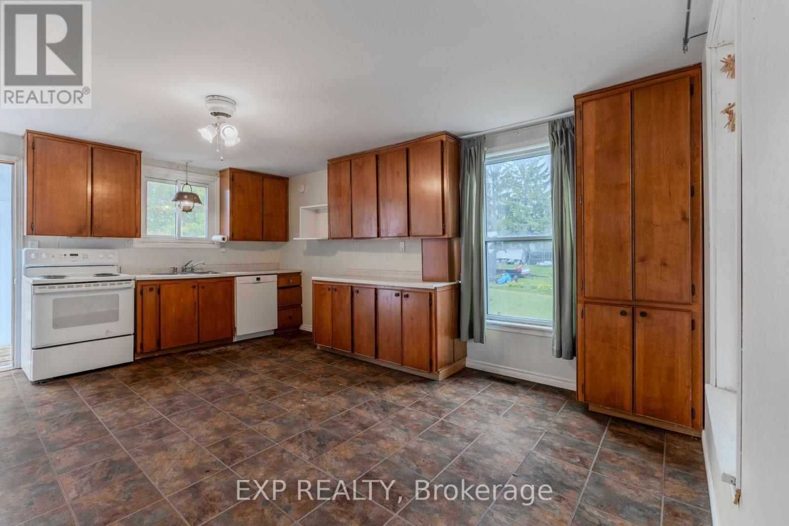 12 Ash Street, South Stormont, Ontario  K0C 1Y0 - Photo 9 - X12457417