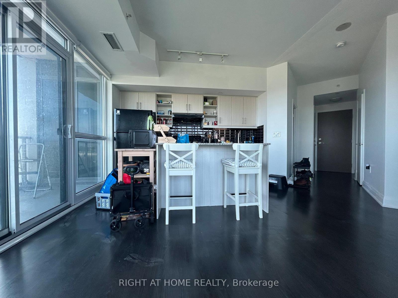 405 - 160 Vanderhoof Avenue, Toronto, Ontario  M4G 0B7 - Photo 3 - C12457314