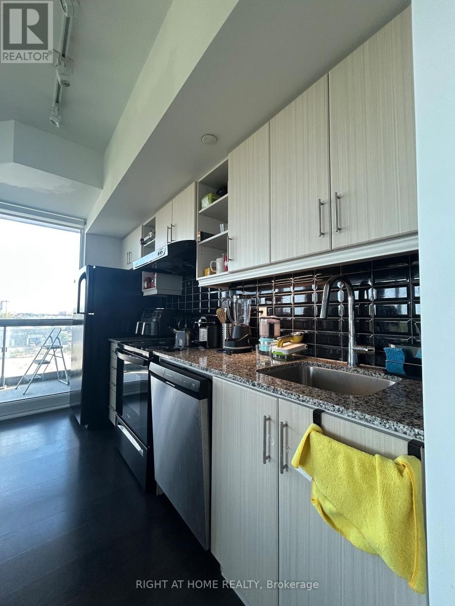 405 - 160 Vanderhoof Avenue, Toronto, Ontario  M4G 0B7 - Photo 4 - C12457314