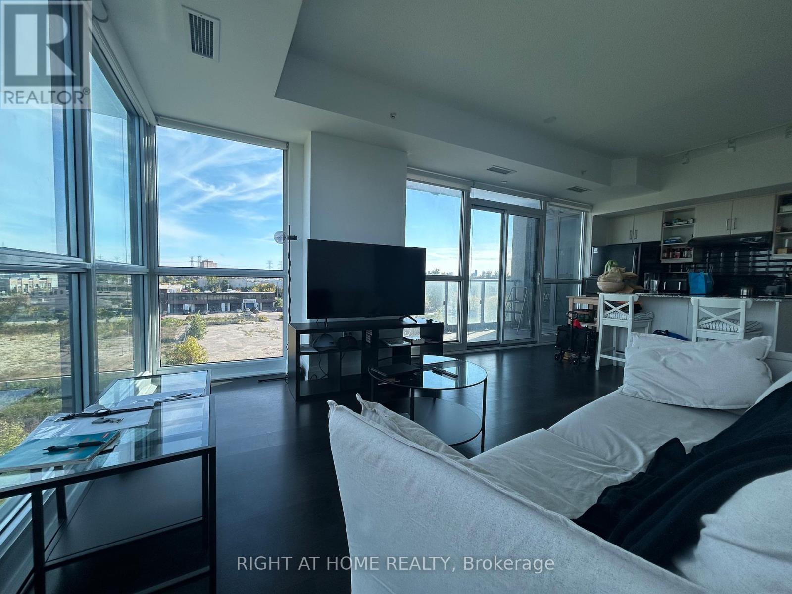 405 - 160 Vanderhoof Avenue, Toronto, Ontario  M4G 0B7 - Photo 7 - C12457314