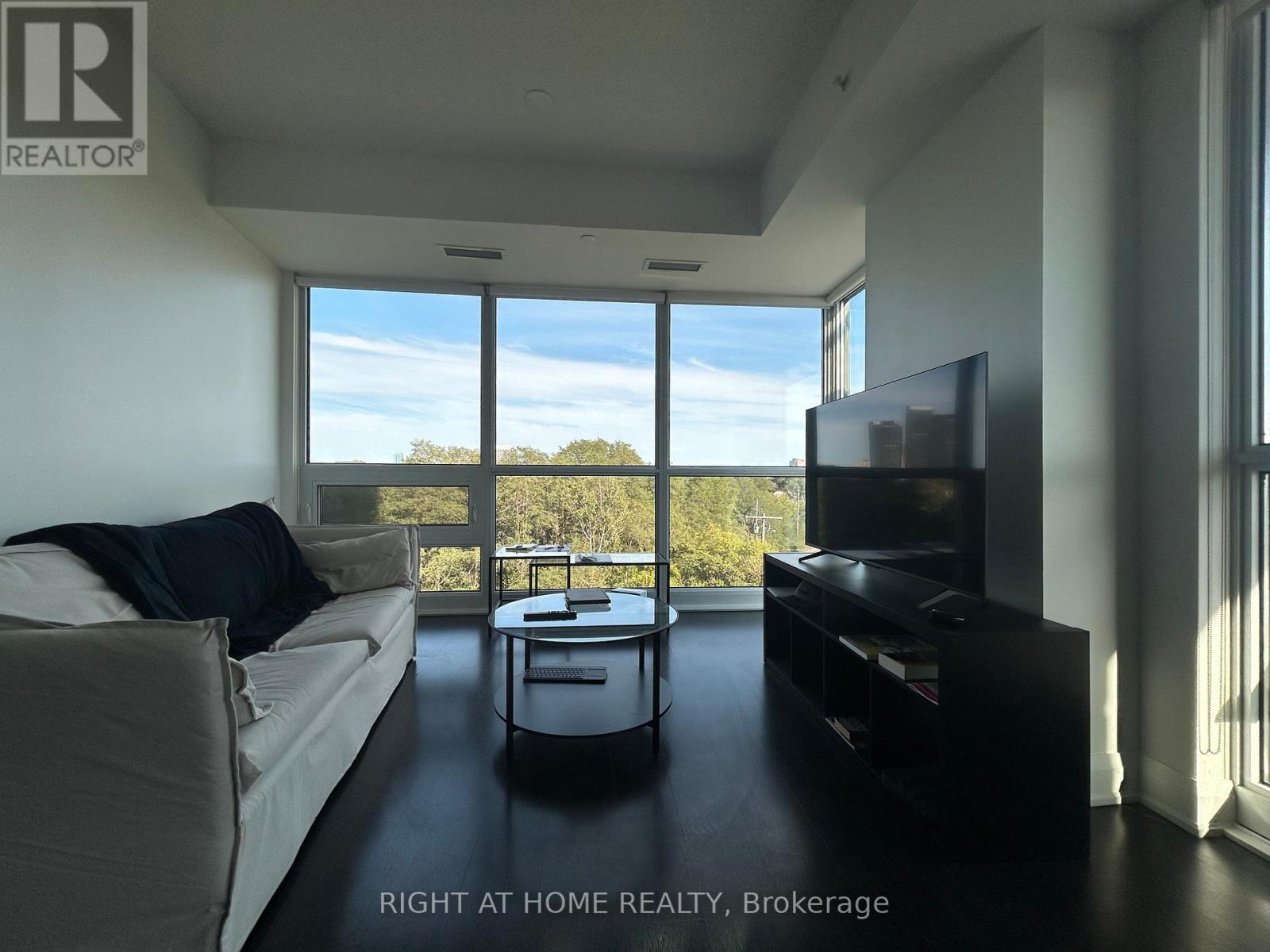 405 - 160 Vanderhoof Avenue, Toronto, Ontario  M4G 0B7 - Photo 8 - C12457314