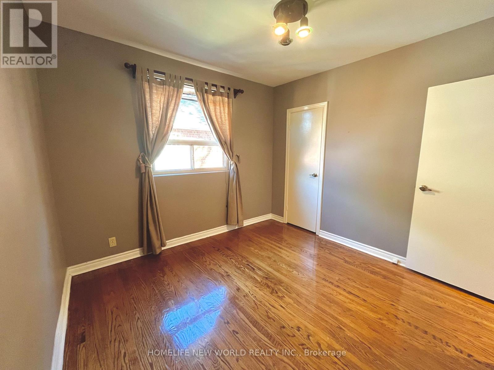 Ground - 300 Spring Garden Avenue, Toronto, Ontario  M2N 3H3 - Photo 16 - C12457424
