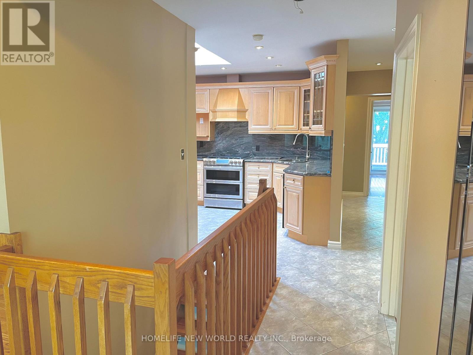 Ground - 300 Spring Garden Avenue, Toronto, Ontario  M2N 3H3 - Photo 2 - C12457424