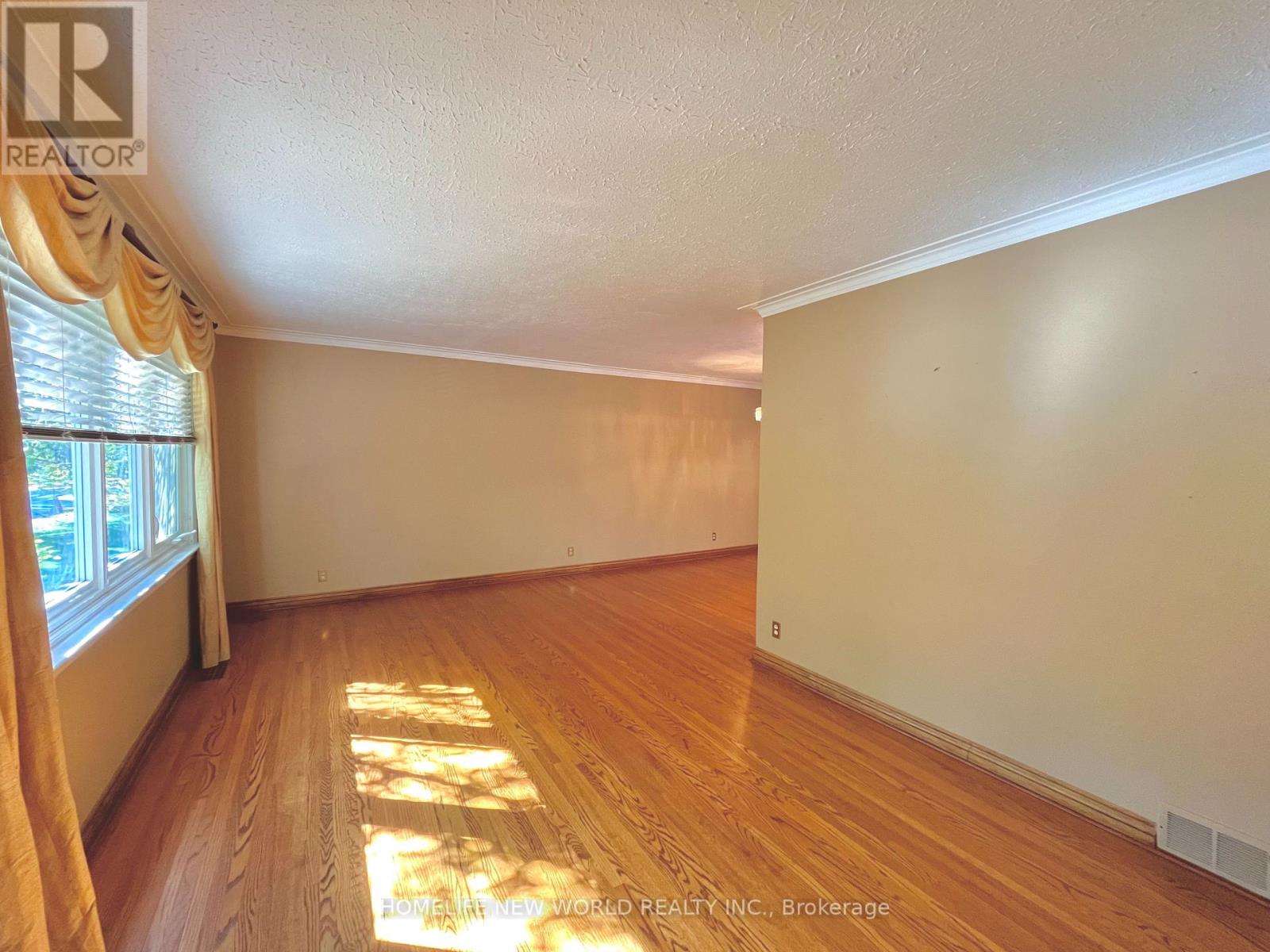 Ground - 300 Spring Garden Avenue, Toronto, Ontario  M2N 3H3 - Photo 3 - C12457424