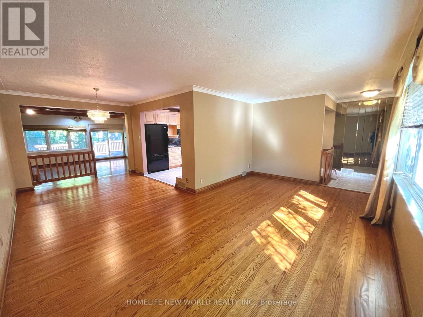 Ground - 300 Spring Garden Avenue, Toronto, Ontario  M2N 3H3 - Photo 4 - C12457424