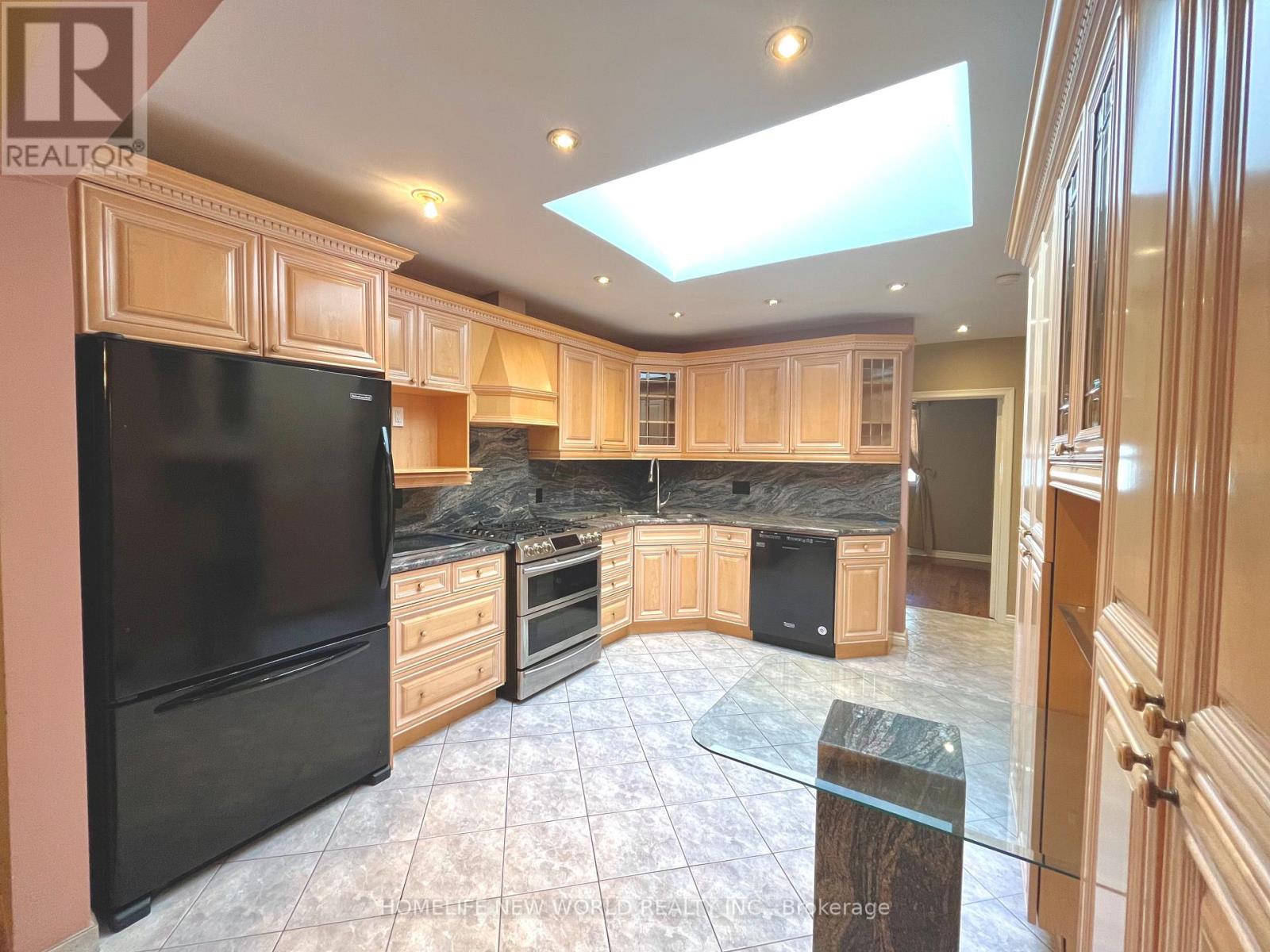 Ground - 300 Spring Garden Avenue, Toronto, Ontario  M2N 3H3 - Photo 5 - C12457424