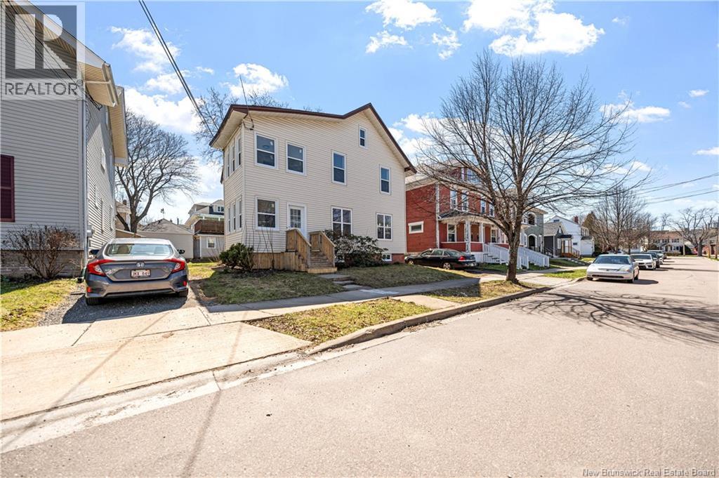 18 Cornell Street, Moncton, New Brunswick  E1C 2W1 - Photo 3 - NB128374