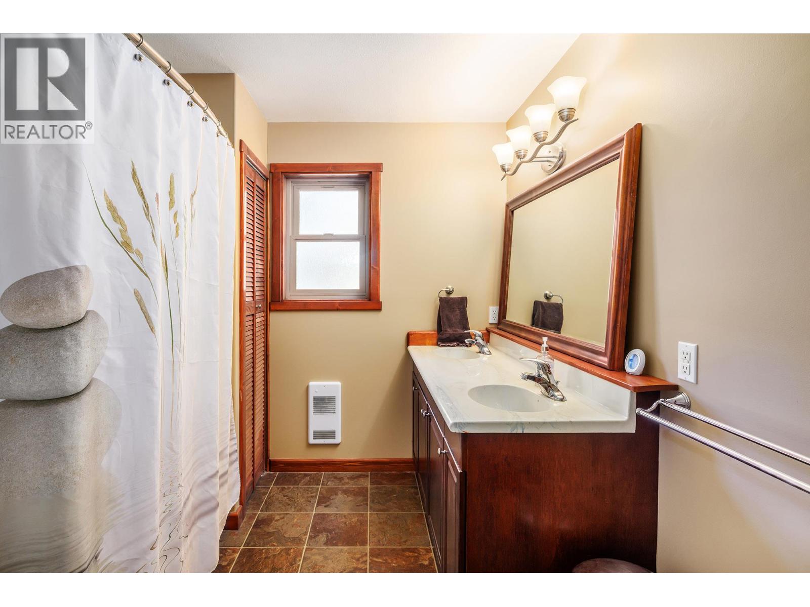 582 Radant Road, Kelowna, British Columbia  V1W 1A2 - Photo 8 - 10365460