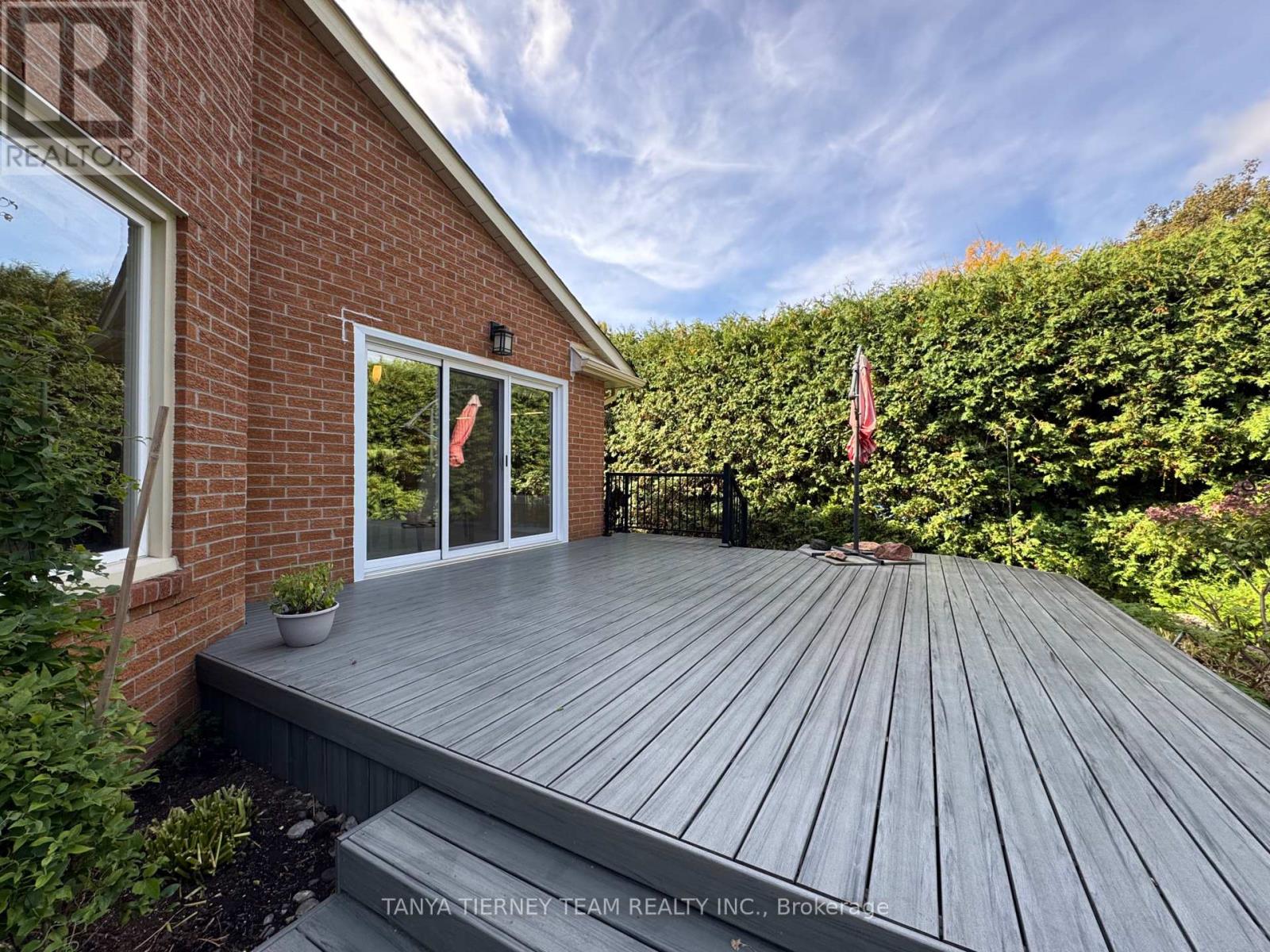 6 Lyndhurst Crescent, Whitby, Ontario  L1R 1E4 - Photo 22 - E12457293