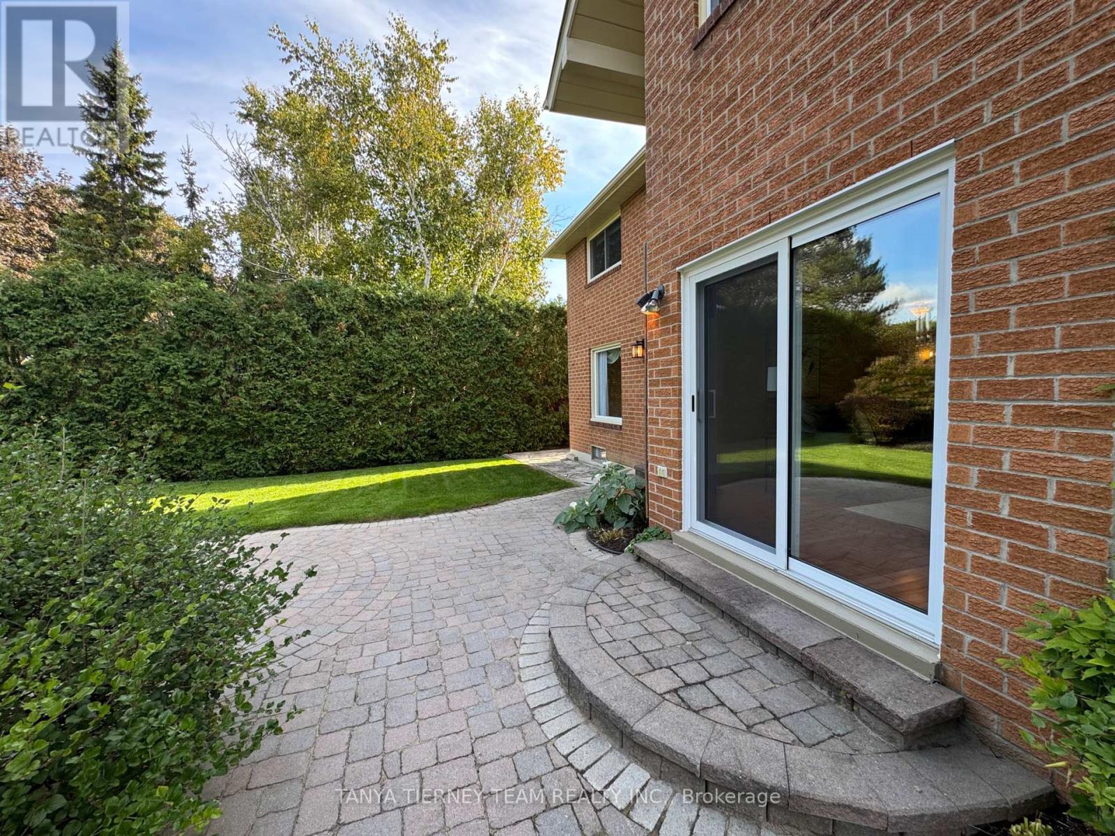 6 Lyndhurst Crescent, Whitby, Ontario  L1R 1E4 - Photo 23 - E12457293