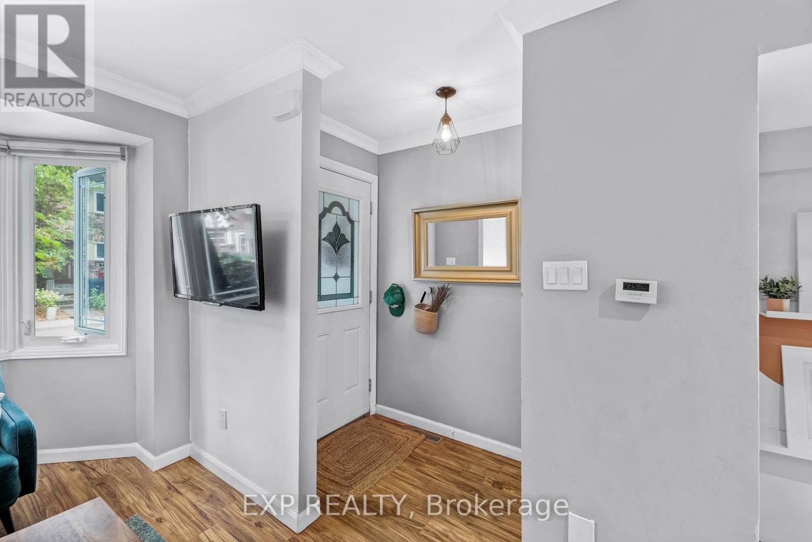 14 Lount Street, Toronto, Ontario  M4J 5A2 - Photo 3 - E12457346