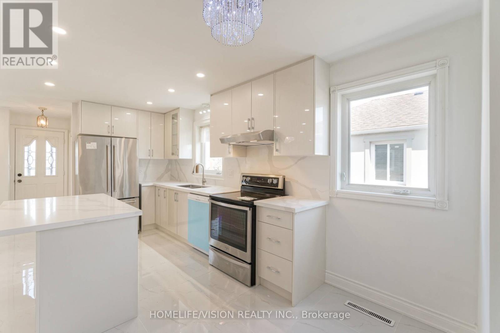 5 Orlando Boulevard, Toronto, Ontario  M1R 3N5 - Photo 13 - E12457356