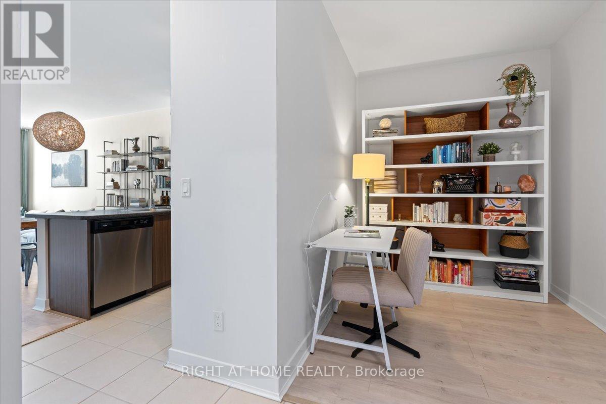 210 - 8 Trent Avenue, Toronto, Ontario  M4C 0A6 - Photo 4 - E12457376