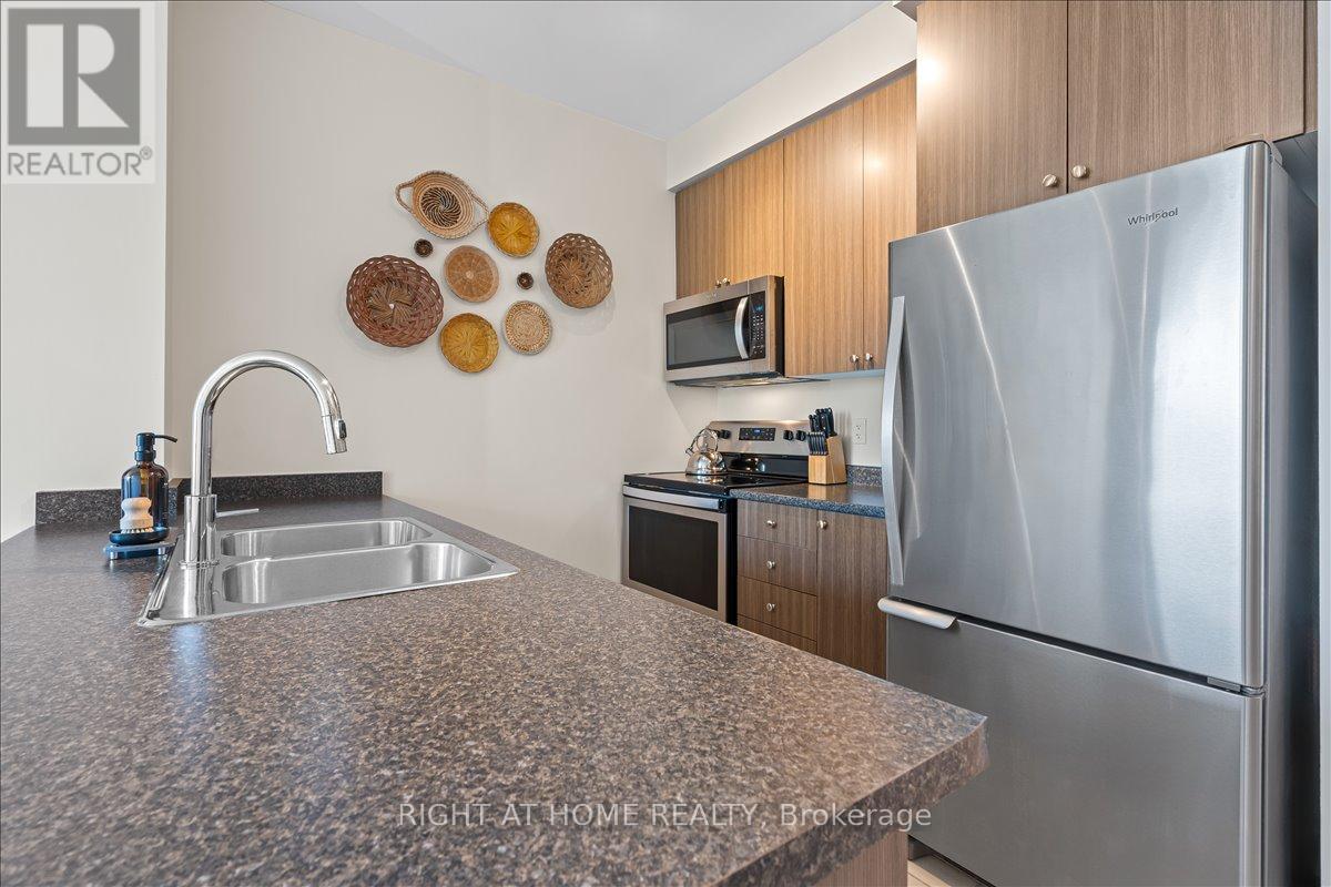 210 - 8 Trent Avenue, Toronto, Ontario  M4C 0A6 - Photo 6 - E12457376