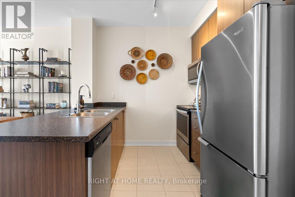 210 - 8 Trent Avenue, Toronto, Ontario  M4C 0A6 - Photo 7 - E12457376