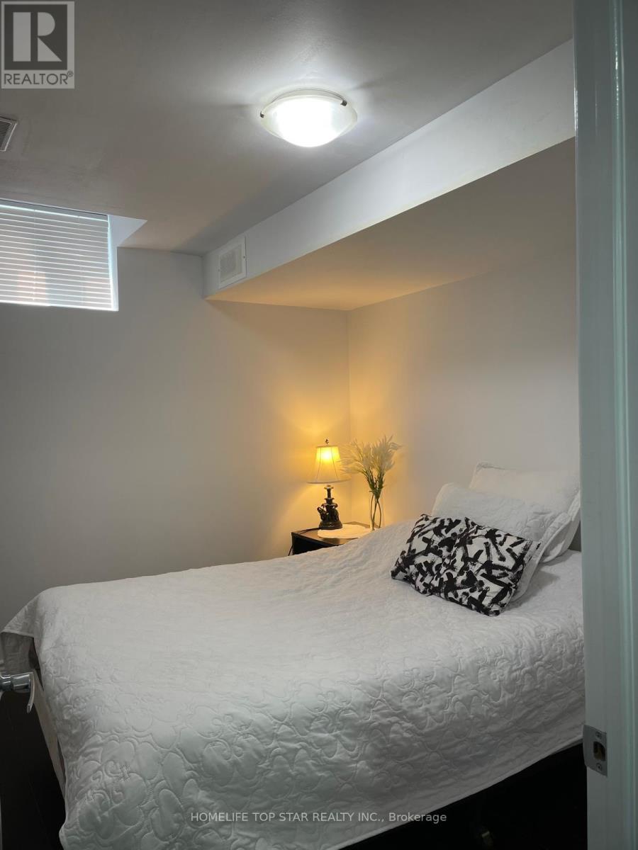 BASEMENT - 27 PITCHPINE DRIVE, Toronto, Ontario