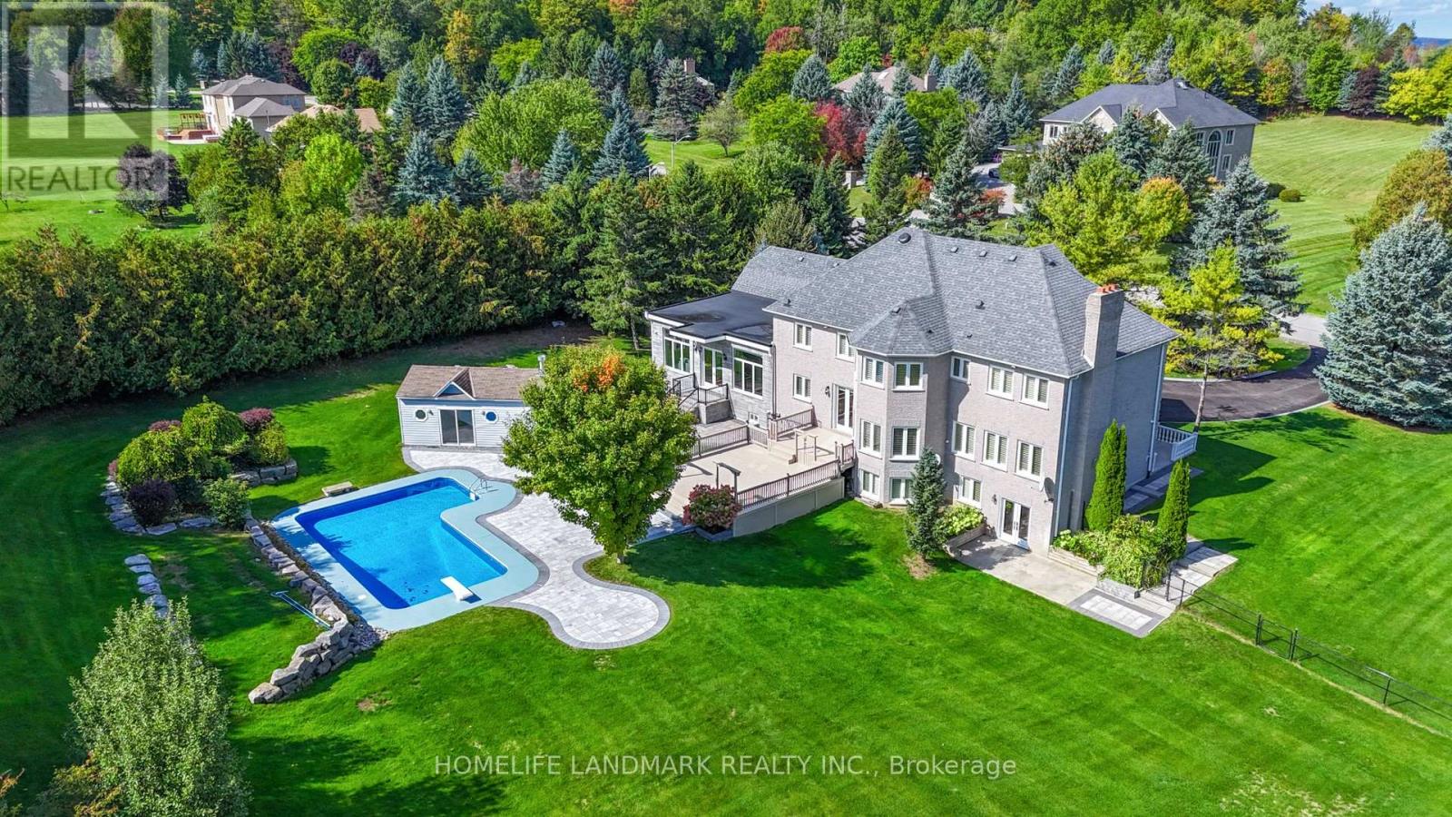 90 OFFORD CRESCENT, Aurora, Ontario