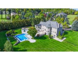 90 OFFORD CRESCENT, Aurora, Ontario
