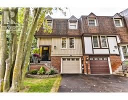 2 Bramble Way, Markham (Markham Village), Ca