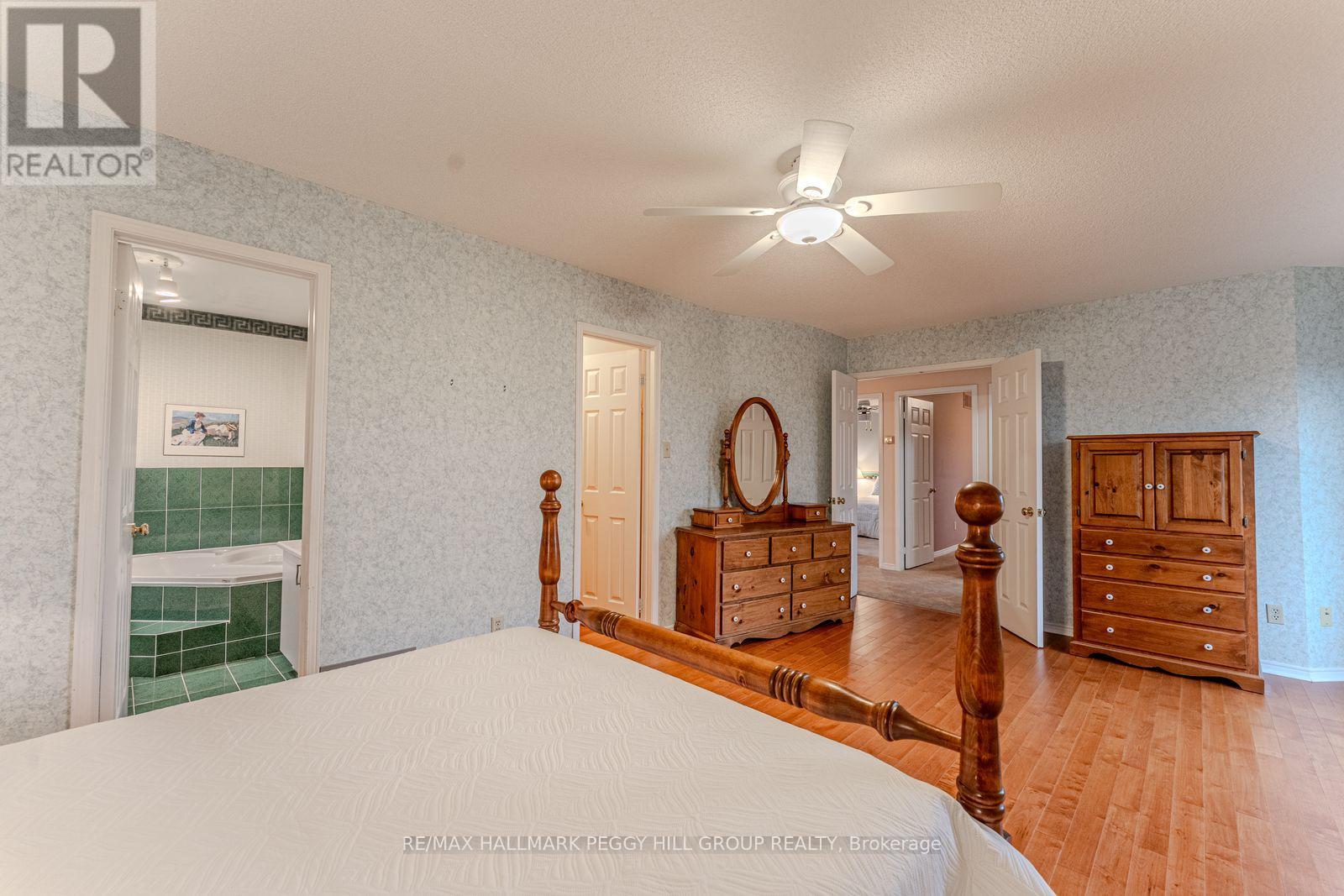44 Cardinal Street, Barrie, Ontario  L4M 6C9 - Photo 9 - S12457173