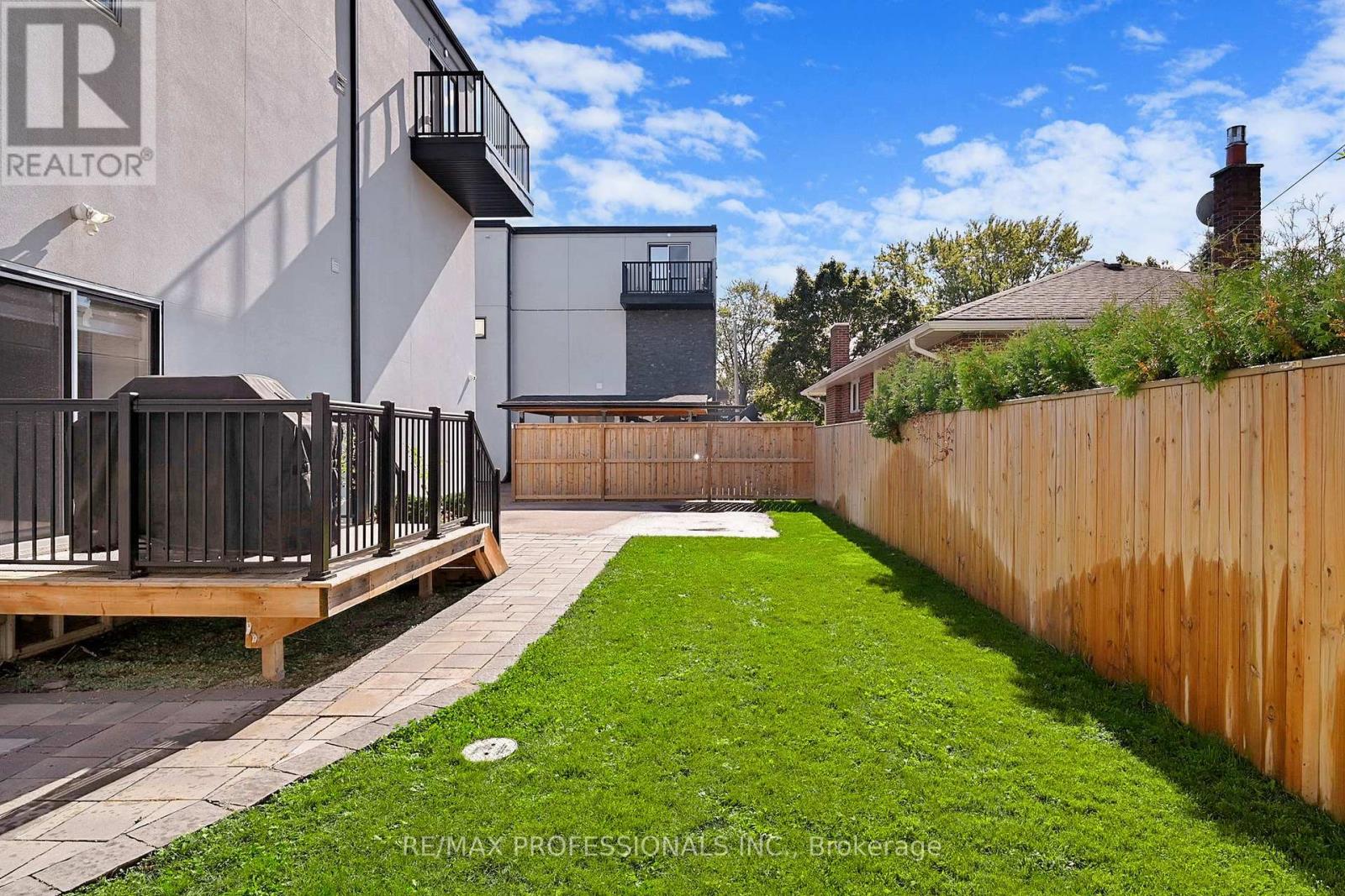 4 Martin Grove Road, Toronto, Ontario  M9B 4J9 - Photo 41 - W12457158