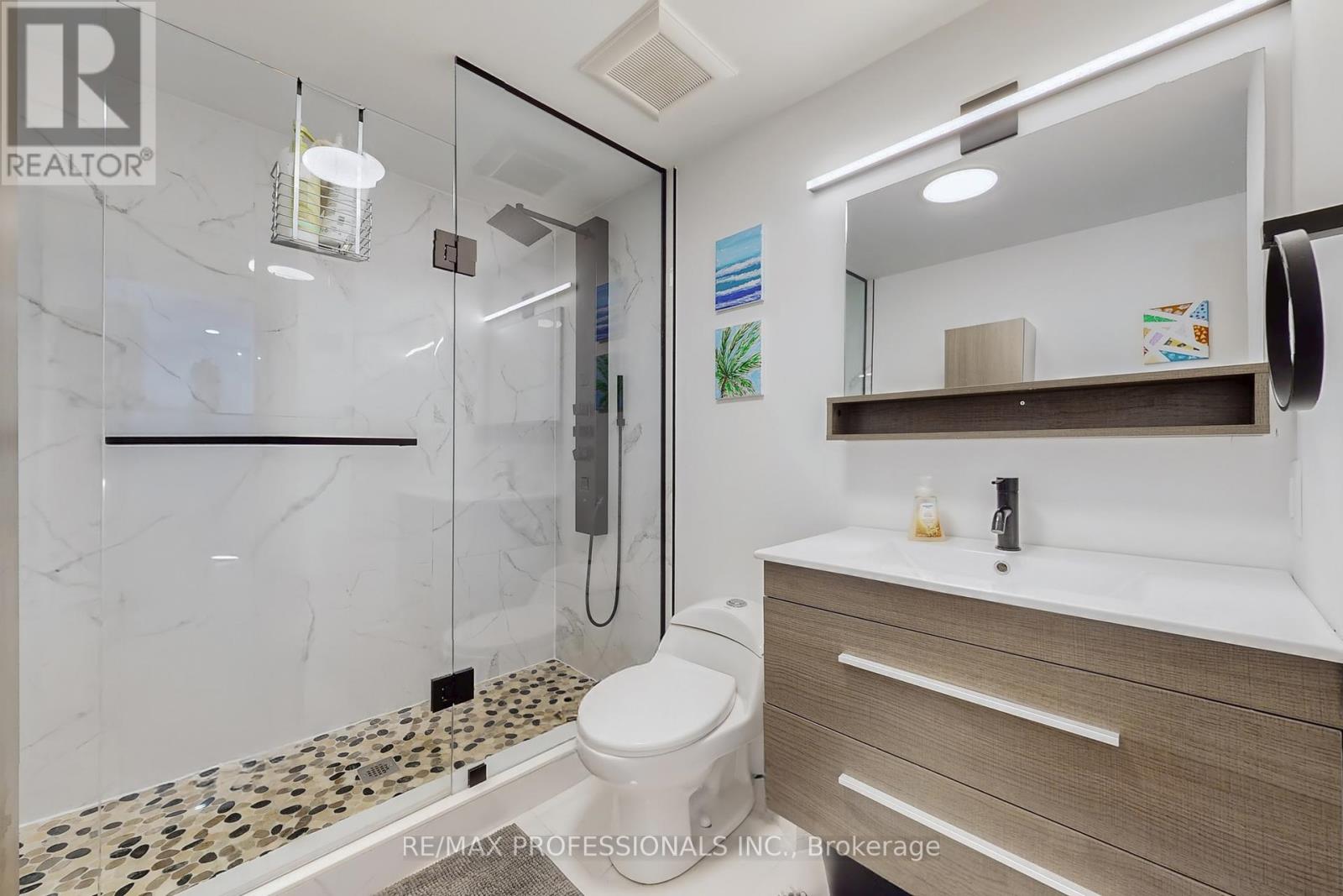 4 Martin Grove Road, Toronto, Ontario  M9B 4J9 - Photo 31 - W12457158