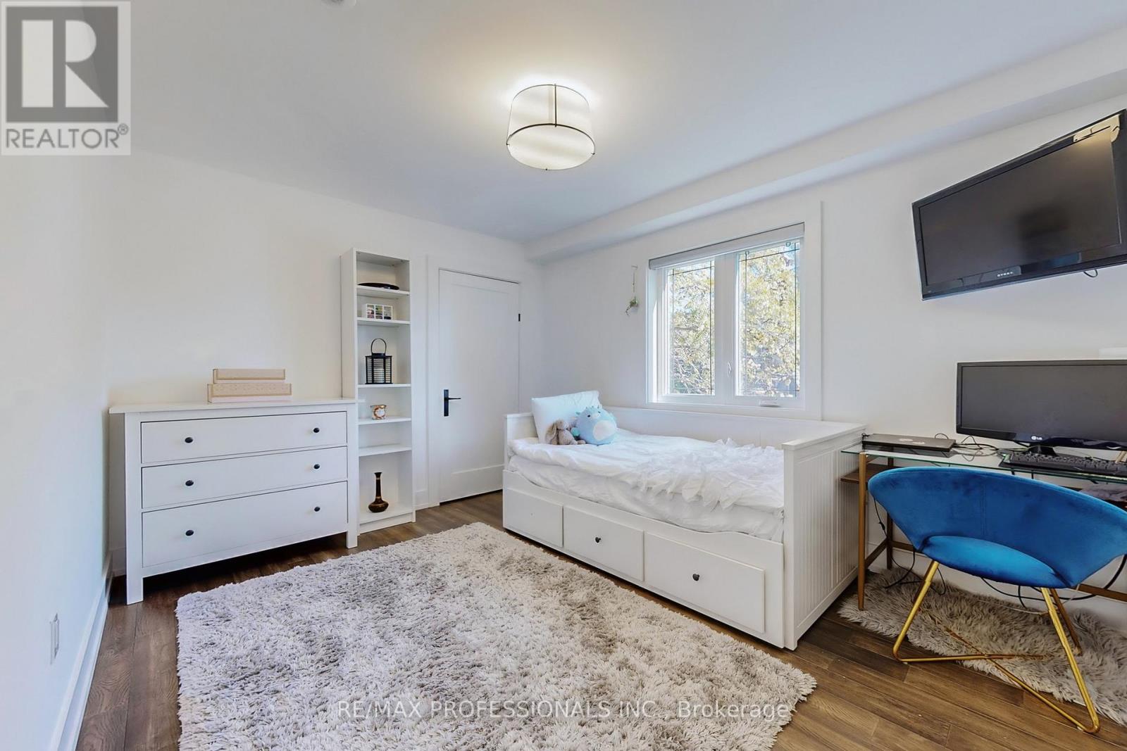 4 Martin Grove Road, Toronto, Ontario  M9B 4J9 - Photo 19 - W12457158