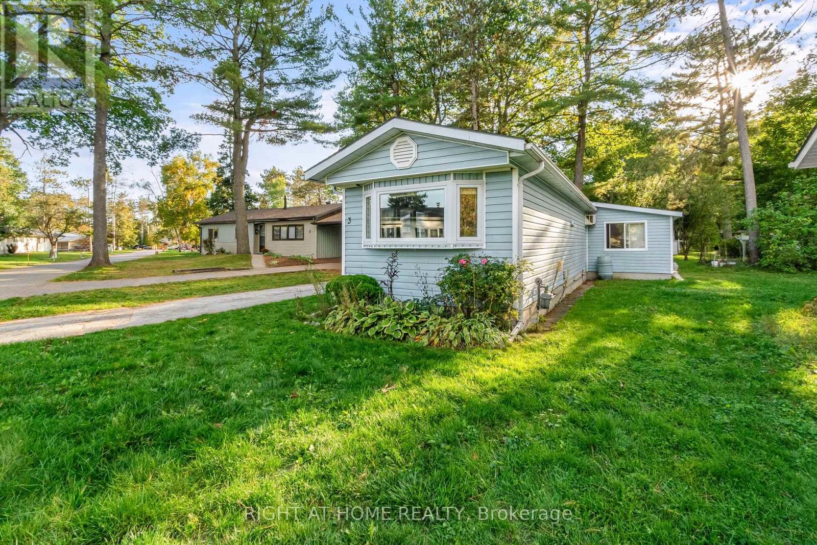 3 CARRUTHERS STREET S, Wasaga Beach, Ontario