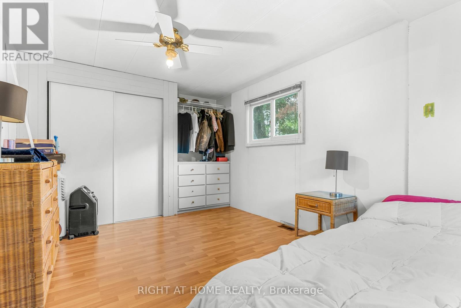 3 Carruthers Street S, Wasaga Beach, Ontario  L9Z 1K2 - Photo 10 - S12457389