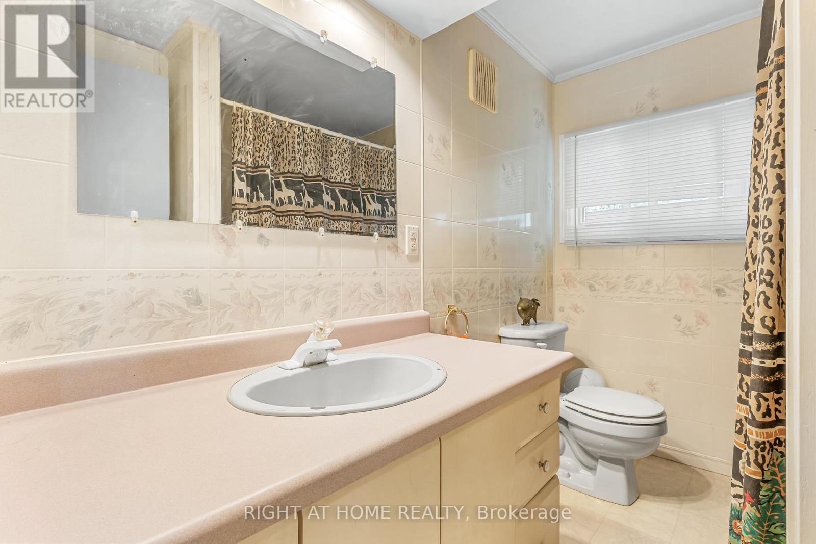 3 Carruthers Street S, Wasaga Beach, Ontario  L9Z 1K2 - Photo 11 - S12457389