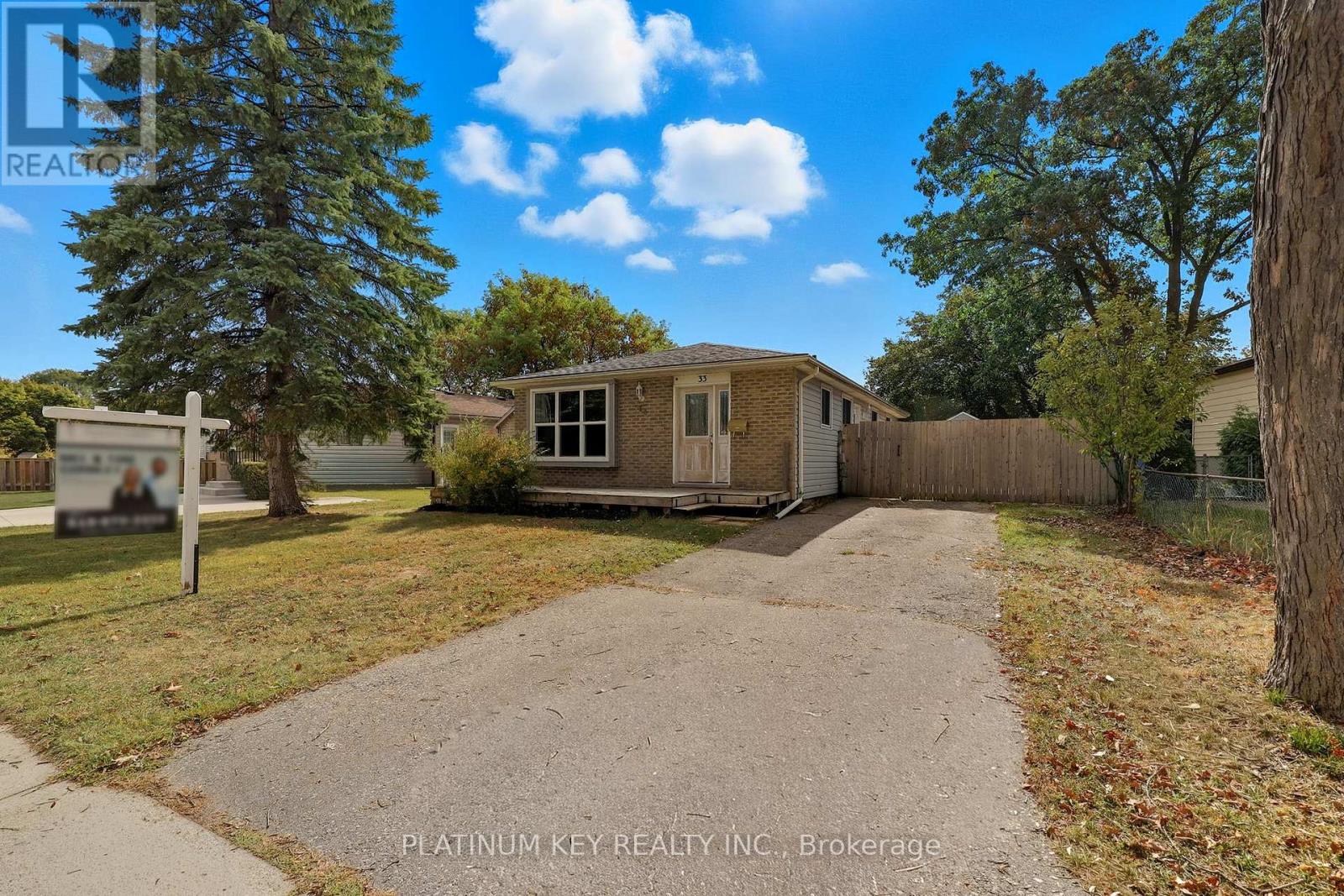 33 Court Lane, London East, Ontario  N5W 5M6 - Photo 2 - X12455251