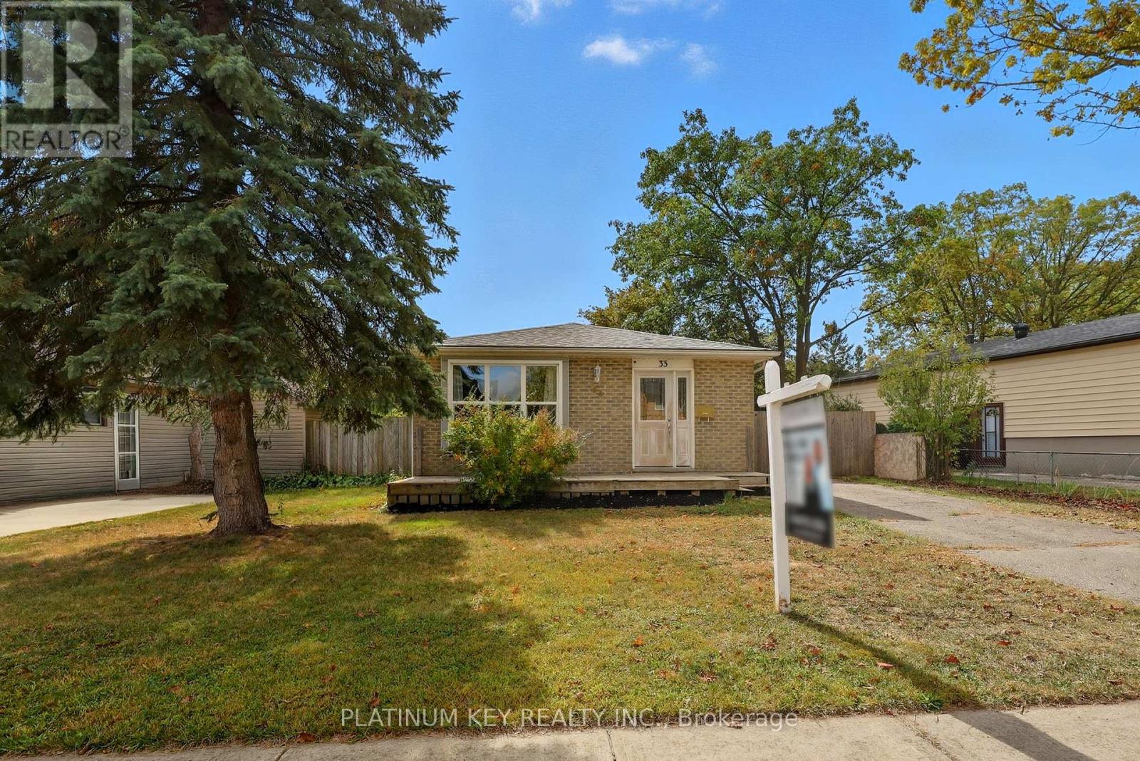 33 Court Lane, London East, Ontario  N5W 5M6 - Photo 3 - X12455251