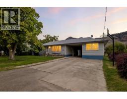 2016 Glenwood Drive, kamloops, British Columbia