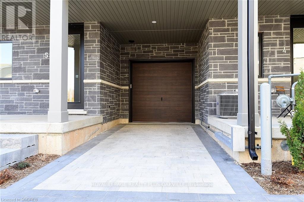 3228 Ellyn Common, Burlington, Ontario  L7N 0A3 - Photo 4 - W12457294