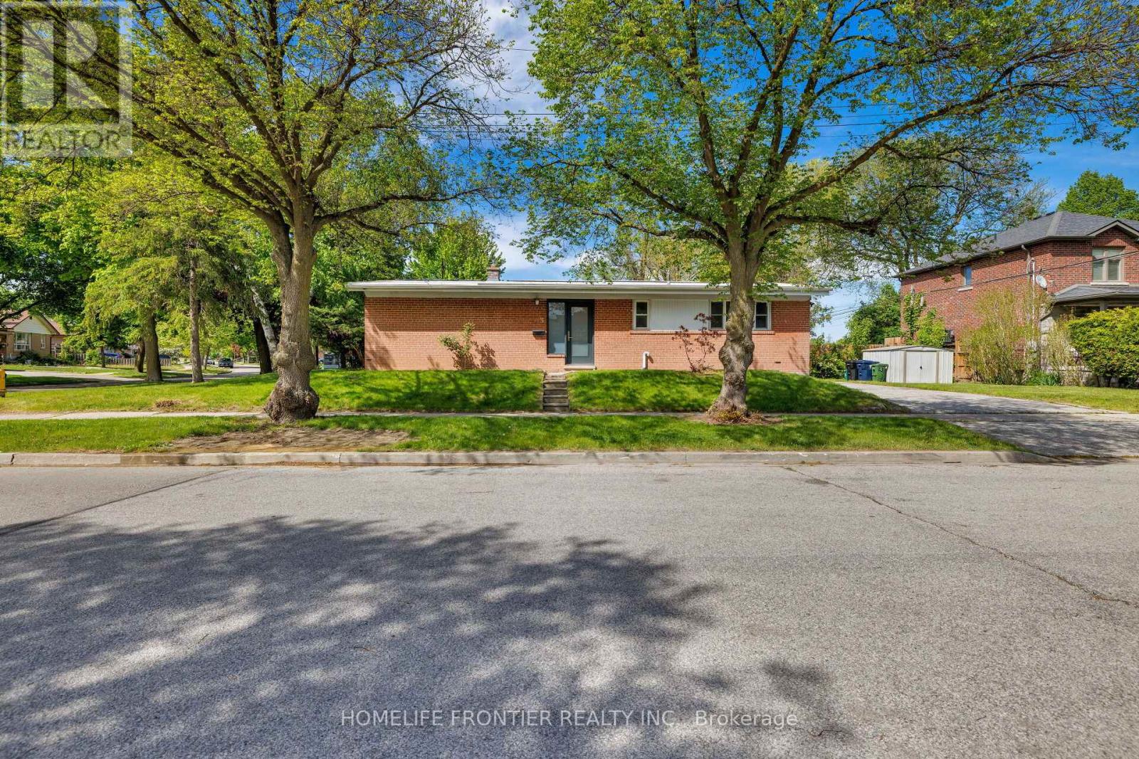 LOWER LEVEL - 23 ALHART DRIVE, Toronto, Ontario