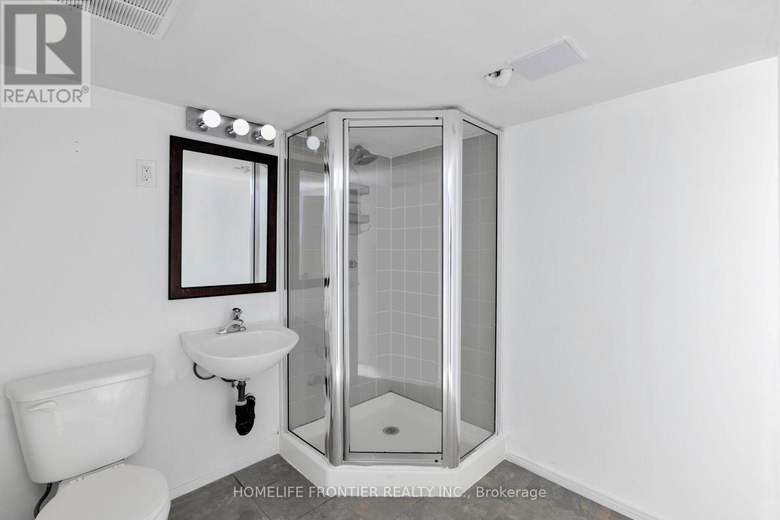Lower Level - 23 Alhart Drive, Toronto, Ontario  M9V 2M8 - Photo 11 - W12457301