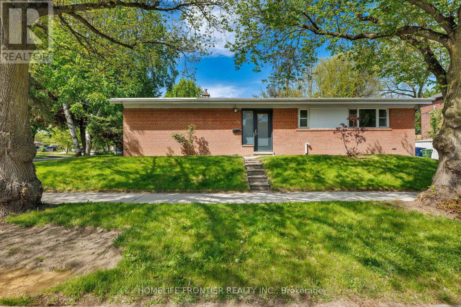 Lower Level - 23 Alhart Drive, Toronto, Ontario  M9V 2M8 - Photo 2 - W12457301