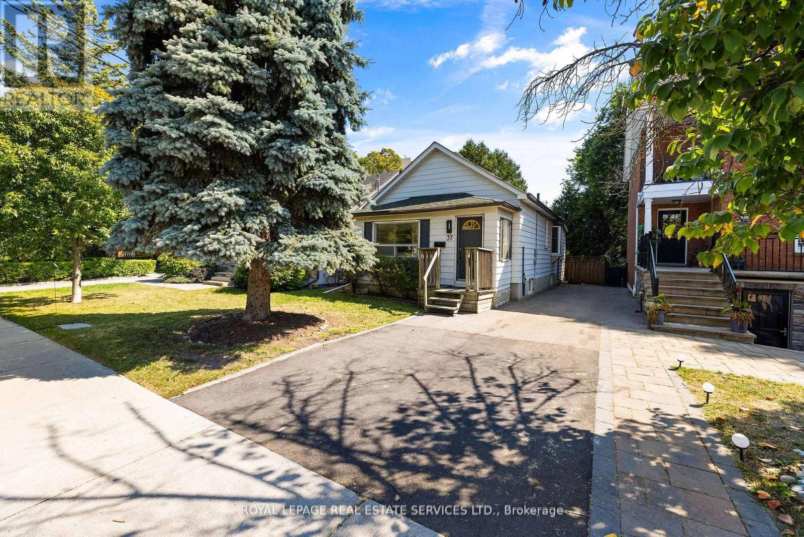 37 SIMPSON AVENUE, Toronto, Ontario