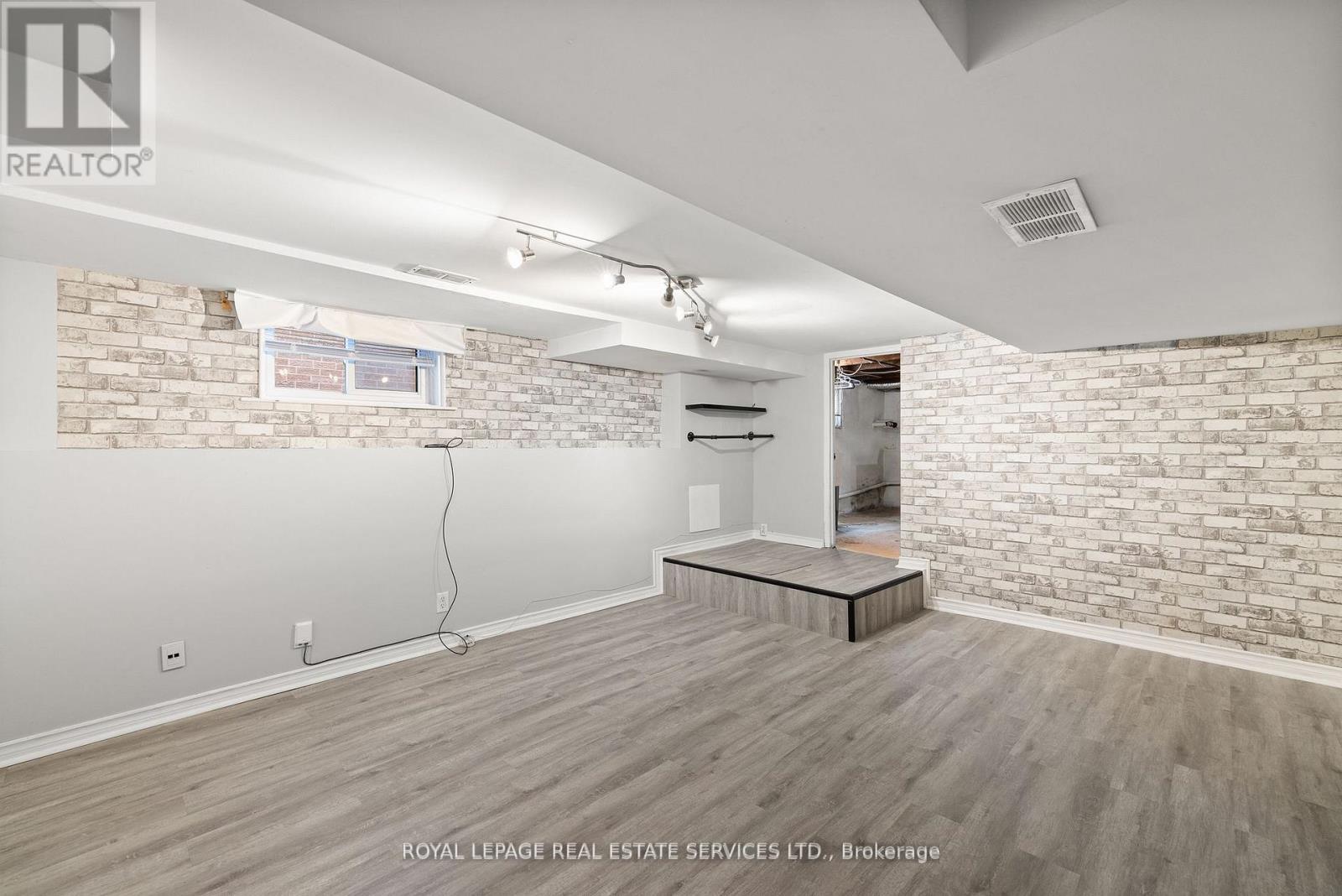 37 Simpson Avenue, Toronto, Ontario  M8Z 1C9 - Photo 13 - W12457313