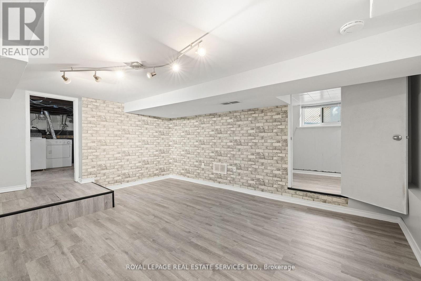 37 Simpson Avenue, Toronto, Ontario  M8Z 1C9 - Photo 14 - W12457313