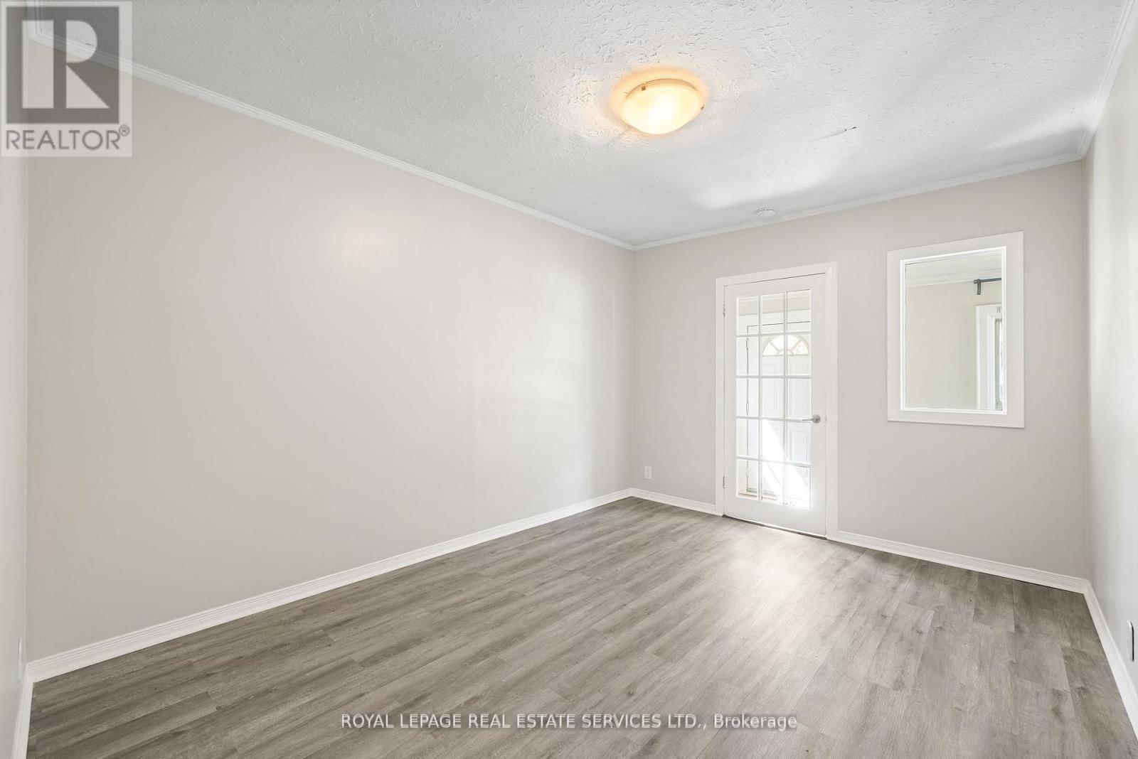 37 Simpson Avenue, Toronto, Ontario  M8Z 1C9 - Photo 5 - W12457313