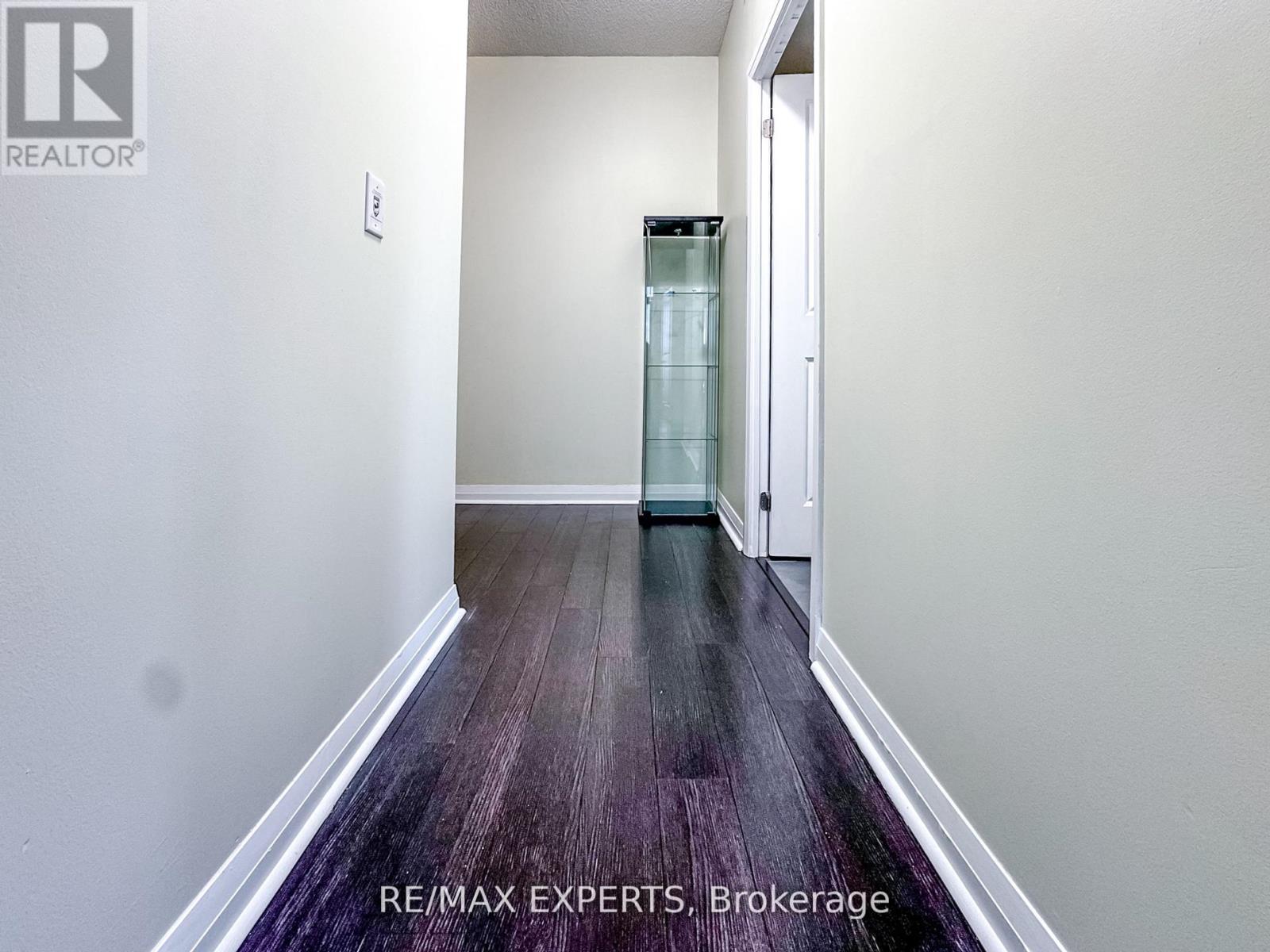 504 - 55 Eglinton Avenue W, Mississauga, Ontario  L5R 0E4 - Photo 18 - W12457318
